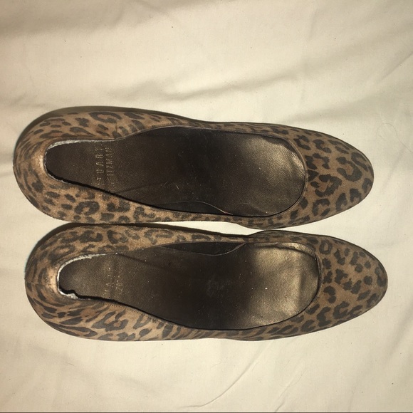 Stuart Weitzman Leopard Suede Platform Pump - Picture 3 of 6